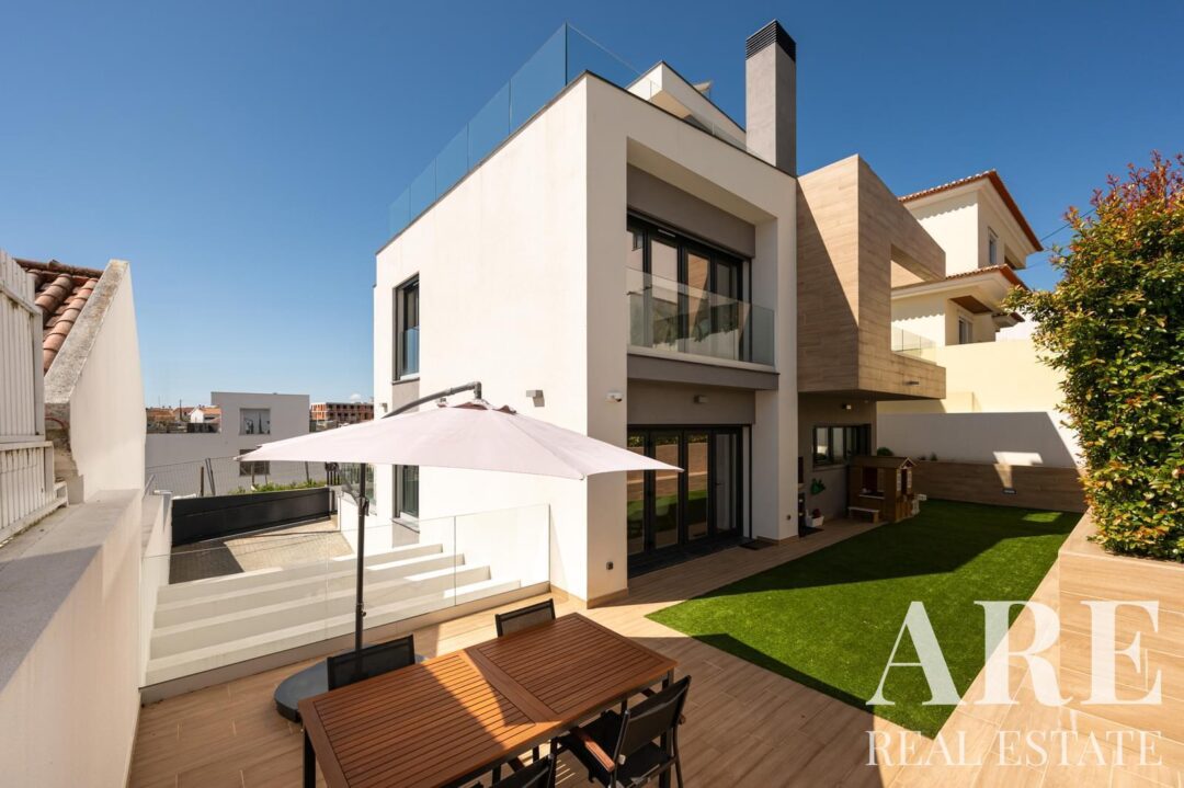 Casa en venta en Famões, Odivelas 88 Villa for sale in Famões, Odivelas