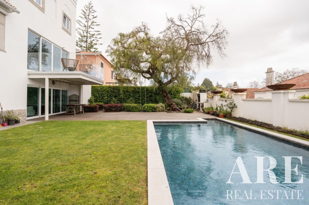 Villa for sale in Restelo, Lisbon