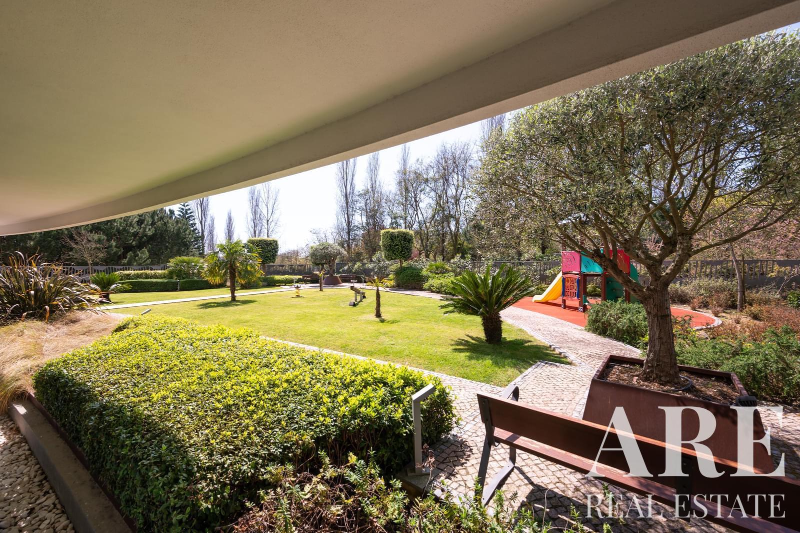 Apartment for sale in Paço de Arcos, Oeiras
