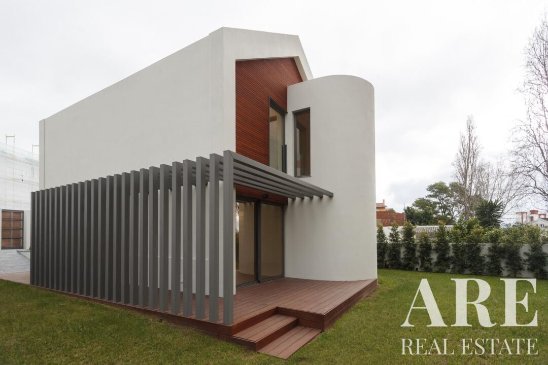 Villa for sale in Matarraque, Cascais