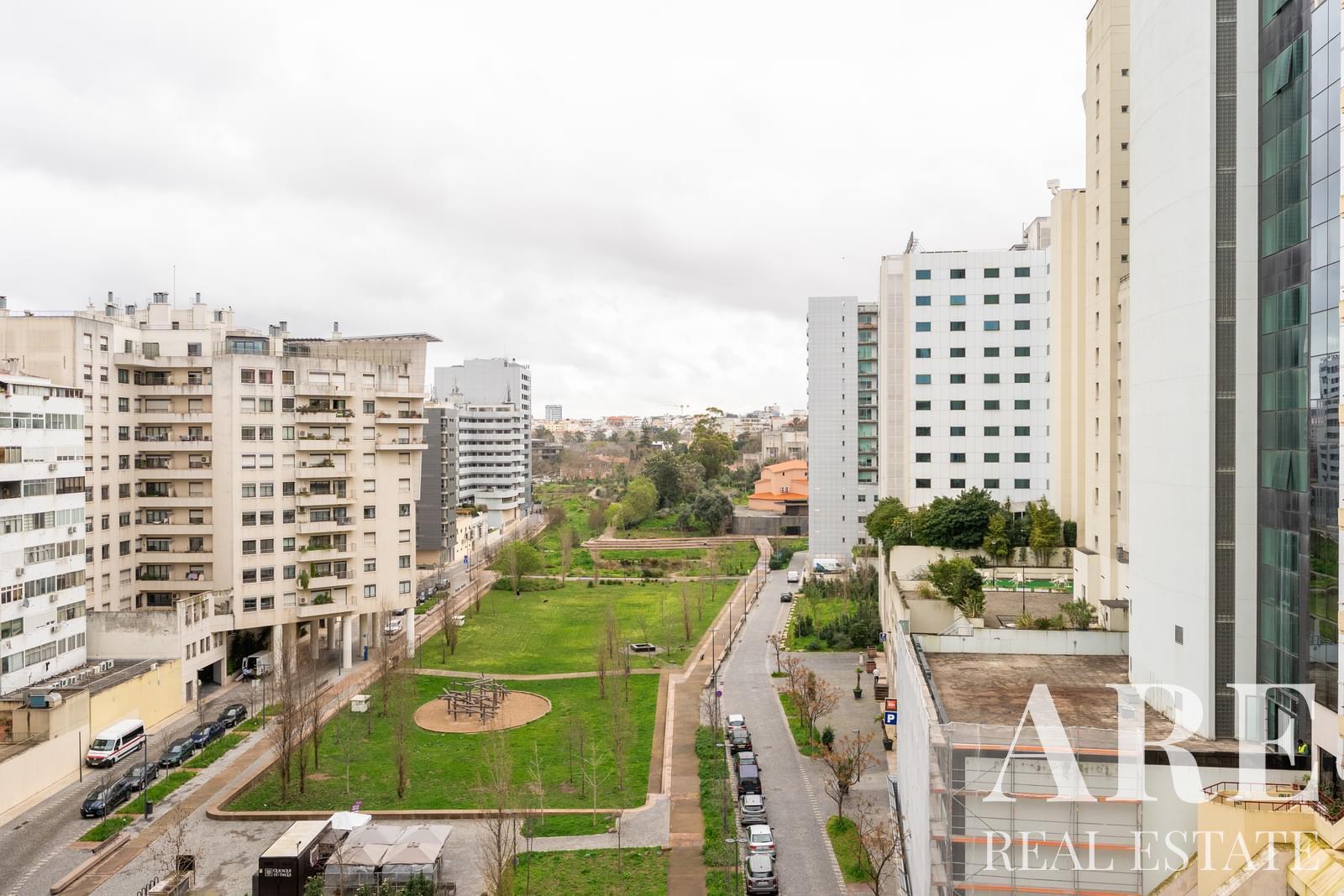 Apartment for sale in Campolide, Lisbon