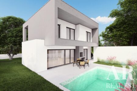 Villa for sale in Aroeira, Almada