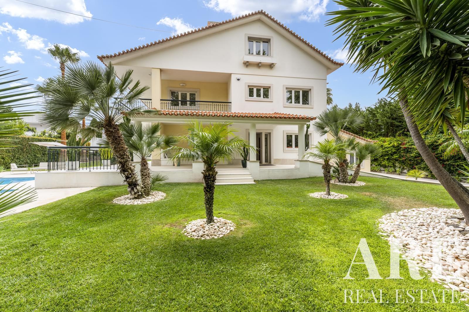 Villa for sale in Cascais