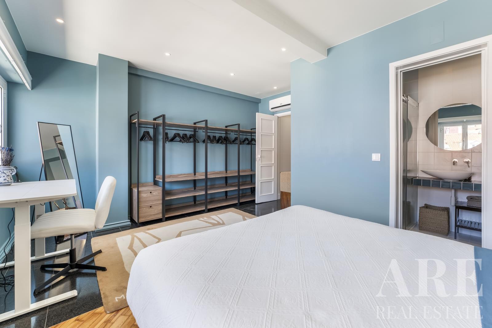 Apartment for sale in Santa Engrácia, Lisbon