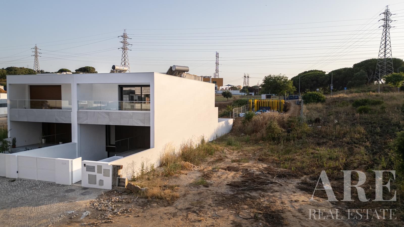 Villa for sale in Setubal