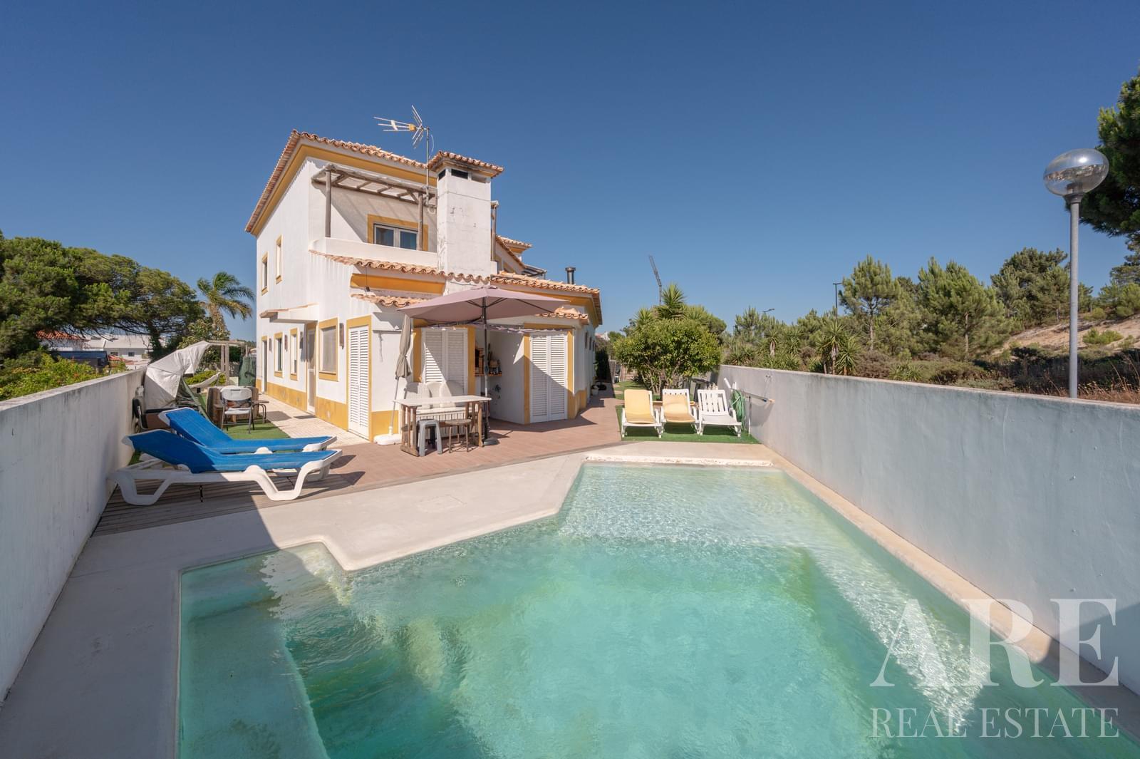 Villa for sale in Carvalhal, Grandola