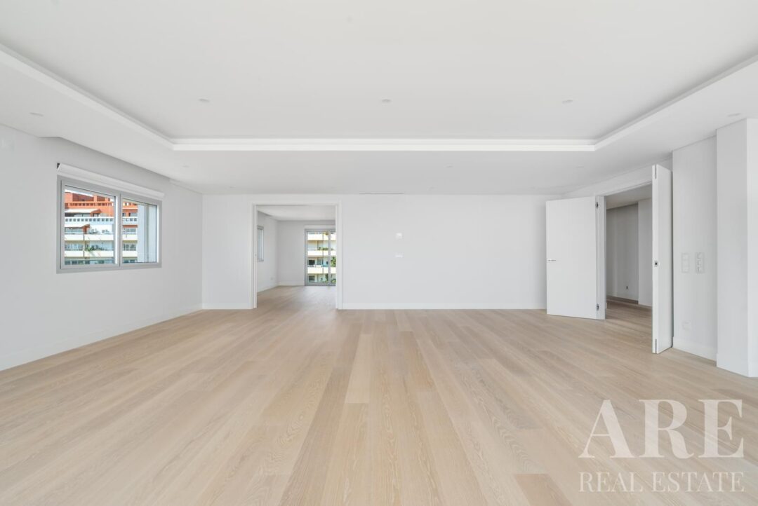 Apartment for sale in Alto de Algés, Oeiras