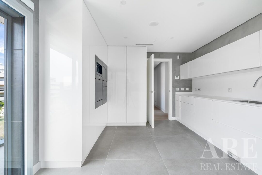 Apartment for sale in Alto de Algés, Oeiras