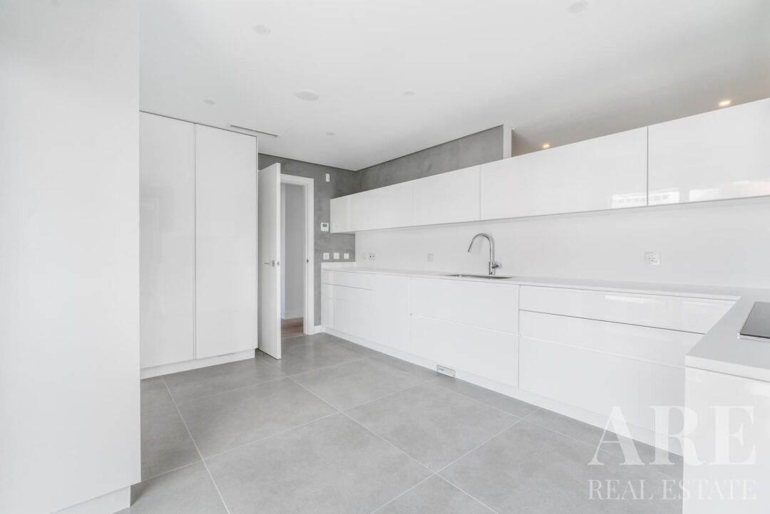 Apartment for sale in Alto de Algés, Oeiras
