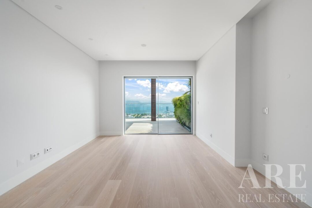 Apartment for sale in Alto de Algés, Oeiras