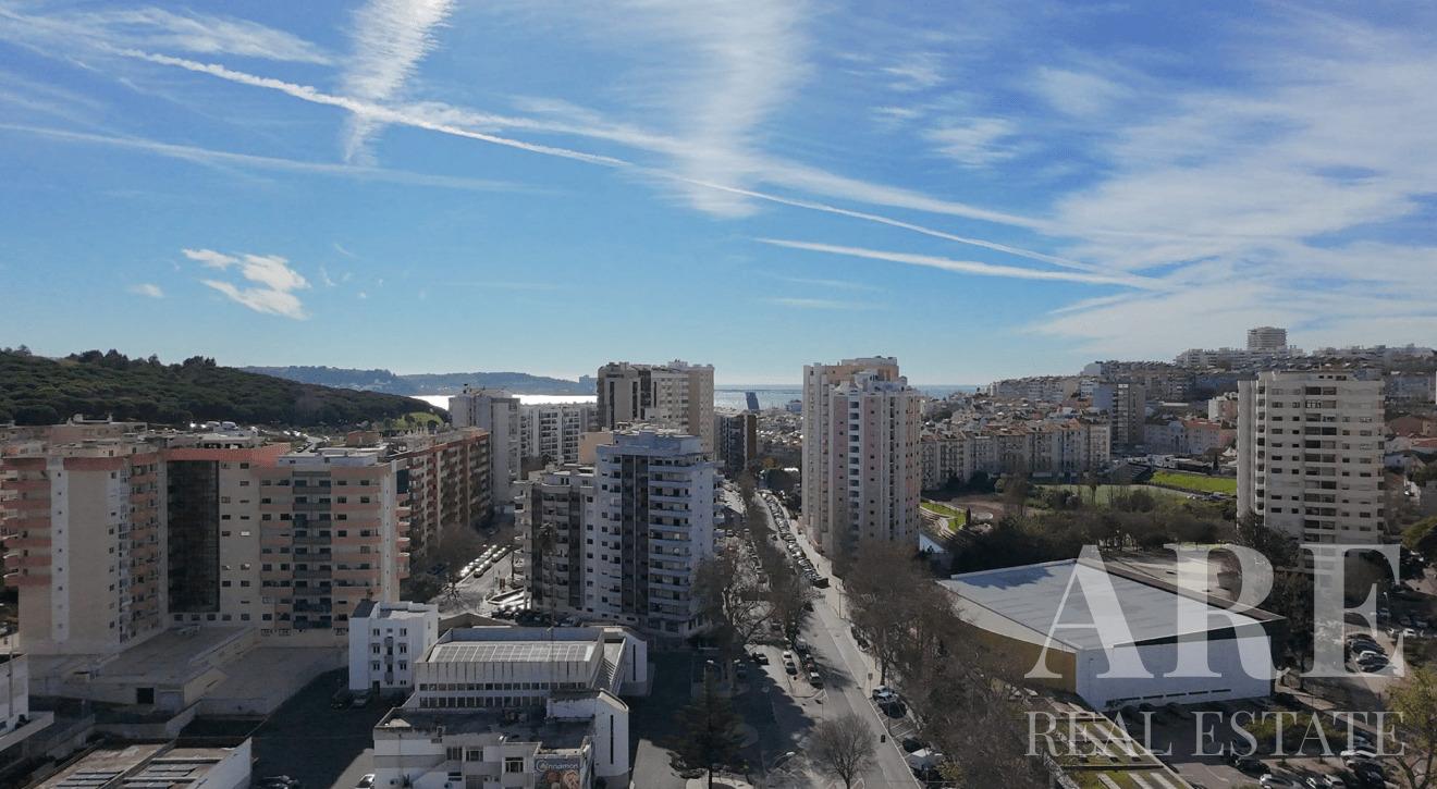 Apartamento à venda em Miraflores, Oeiras Apartamento à venda em Miraflores, Oeiras