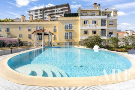 Apartamento à venda em Rato, Lisboa