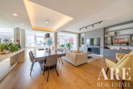 Apartamento à venda em São João do Estoril, Cascais