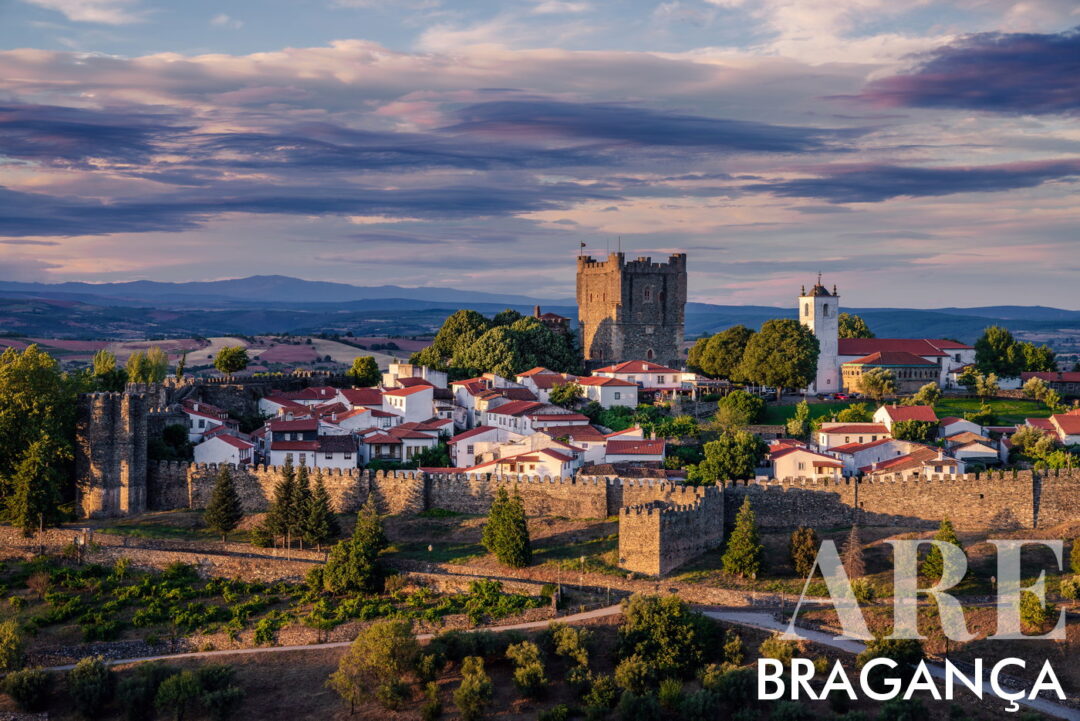 Bragança is known for its rich history and preserved medieval architecture. Unique for its well-preserved castle and walls in the historic center, Bragança offers a glimpse into Portugal's feudal past. The city is also notable for its proximity to the Montesinho Natural Park.