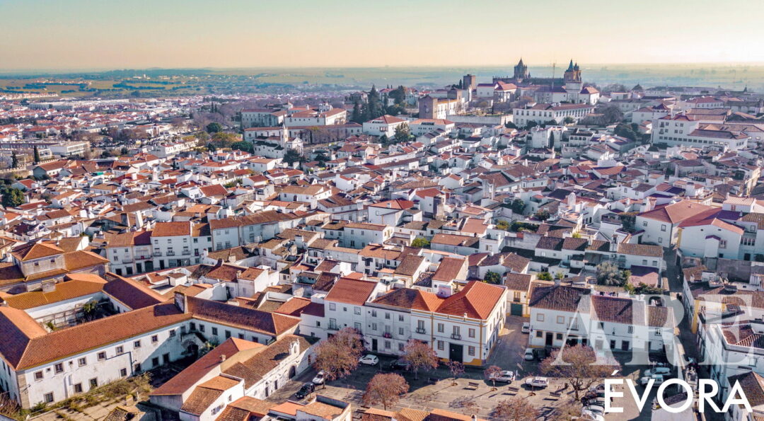 City of Évora within the walls of the Roman fence.