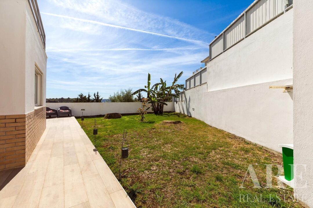 Moradia à venda em Alto do Lagoal, Oeiras - Image 14