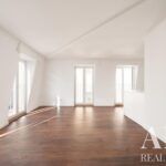 Apartamento 2 quartos à venda em Santa Catarina, Lisboa - gallery image