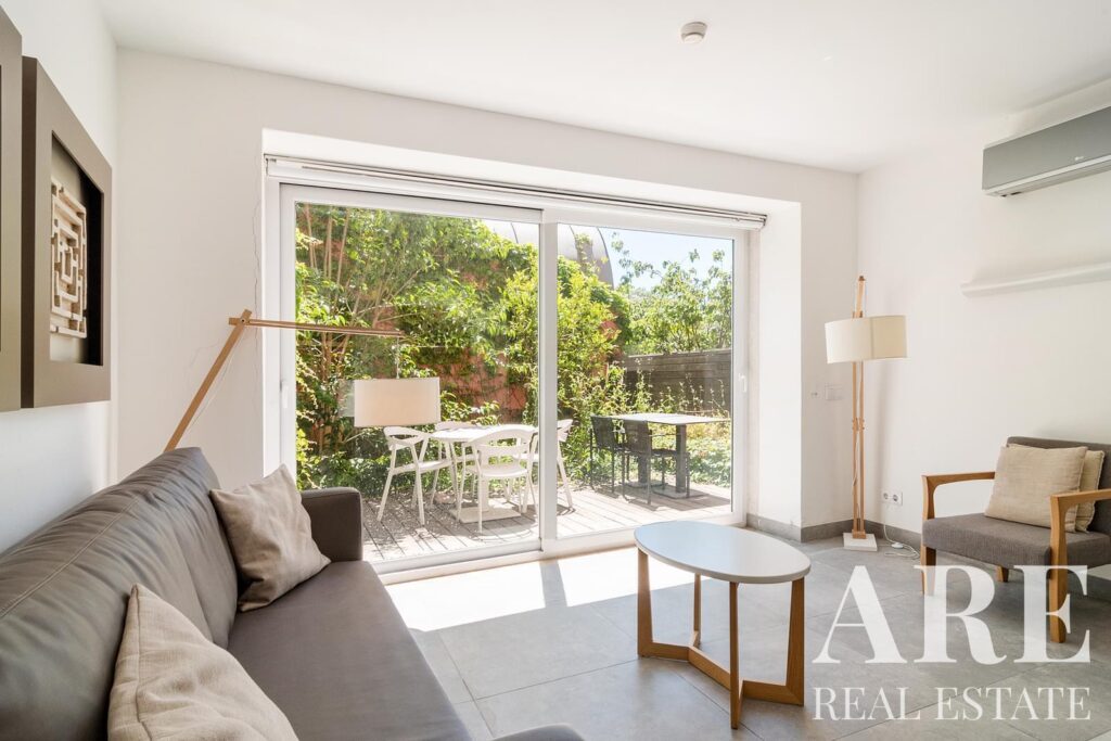 Apartment 1-bedroom for sale in São Bento Valley, São Bento, Lisbon