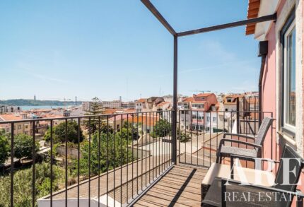 Apartment 1-bedroom for sale in São Bento Valley, São Bento, Lisbon