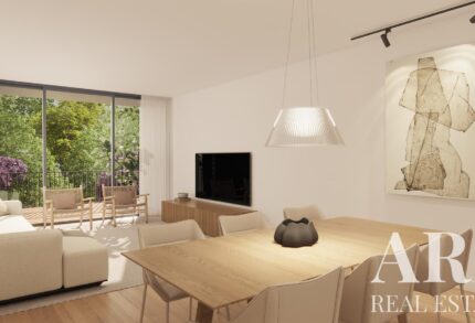 Apartment 3-bedroom for sale in Real Calçada, Estrela, Lisbon