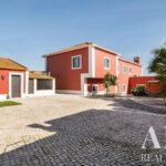 Villa 5-bedroom for sale in Trafaria, Almada, Setubal &bull; ARE32066 - gallery image