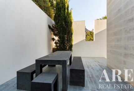 Villa 3-bedroom for sale in Castelo, Sesimbra, Setubal