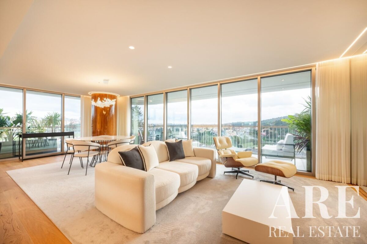 Luxury Apartment 3-bedroom for sale in Infinity, Campolide, Lisbon &bull; ARE36511