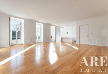 Apartment 3-bedroom for sale in Cais do Sodré, Lisbon