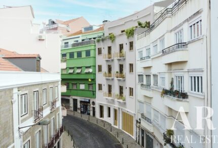 Apartment 2-bedroom for sale in Telhal 72, Avenida da Liberdade, Lisbon