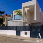 Villa 4-bedroom for sale in Aroeira, Almada, Setubal - gallery image