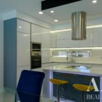 Villa 4-bedroom for sale in Aroeira, Almada, Setubal - gallery image