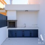 Villa 4-bedroom for sale in Aroeira, Almada, Setubal - gallery image