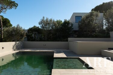 Villa 3-bedroom for sale in Leceia, Oeiras, Lisbon