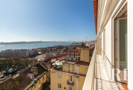Apartment 3-bedroom for sale in Chiado, Lisbon