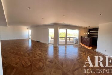 Apartment 4-bedroom for sale in Estrada da Luz, Lisbon