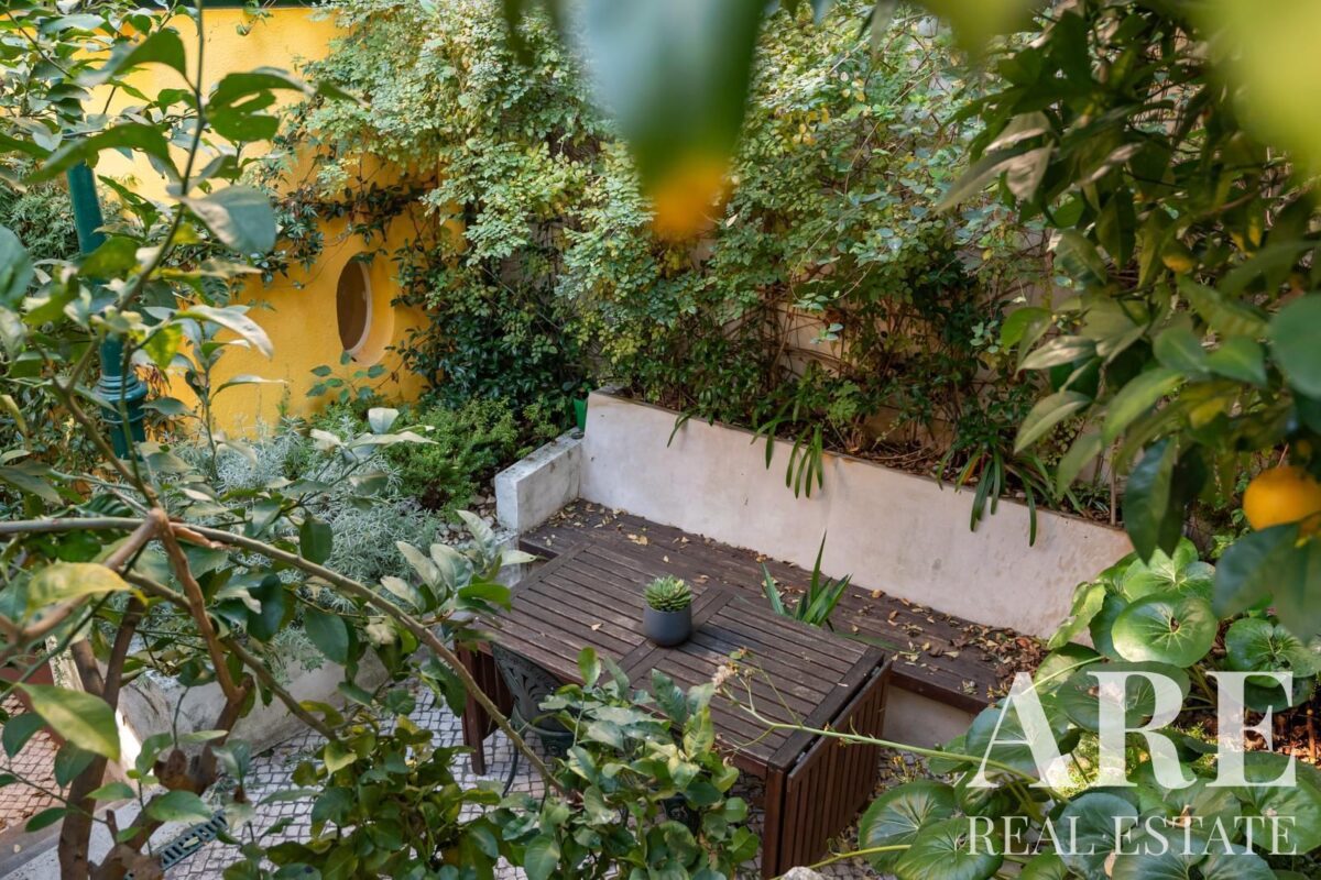 Apartment 2-bedroom for sale in Príncipe Real, Lisbon &bull; ARE34251