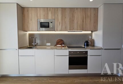 Apartment 3-bedroom for sale in Santo António dos Cavaleiros, Loures, Lisbon