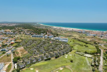 Villa 4-bedroom for sale in Caparica Hills Villas, Costa da Caparica, Almada, Setubal