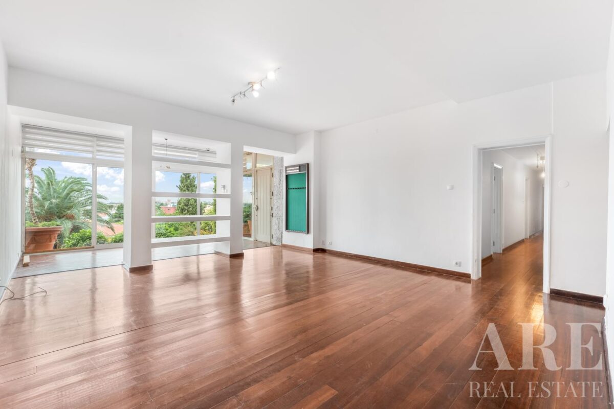 Apartment 3-bedroom for sale in Monte Estoril, Cascais, Greater Lisbon &bull; ARE38379