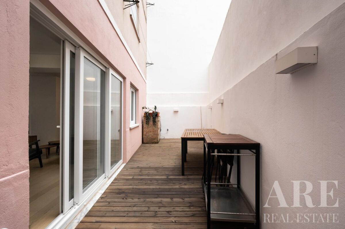 Apartment 3-bedroom for sale in Campo de Ourique, Lisbon &bull; ARE34843