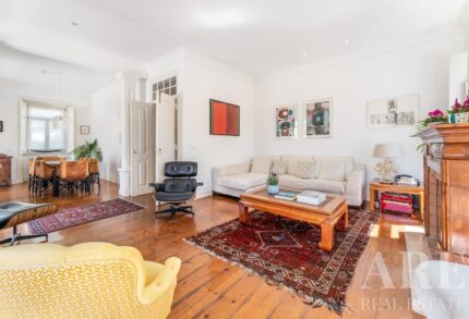 Apartment 4-bedroom for sale in Estoril, Cascais, Lisbon