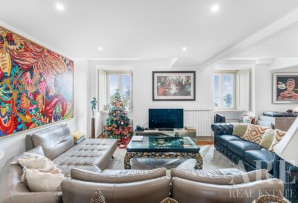 Apartment 4-bedroom for sale in Santa Engrácia, Lisbon