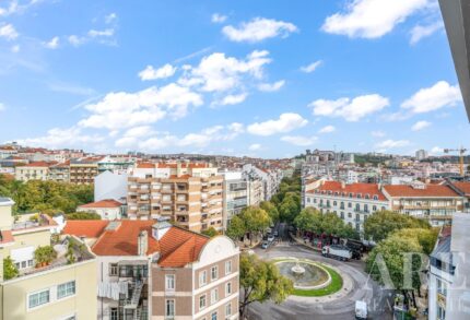 Apartment 3-bedroom for sale in Saldanha, Lisbon