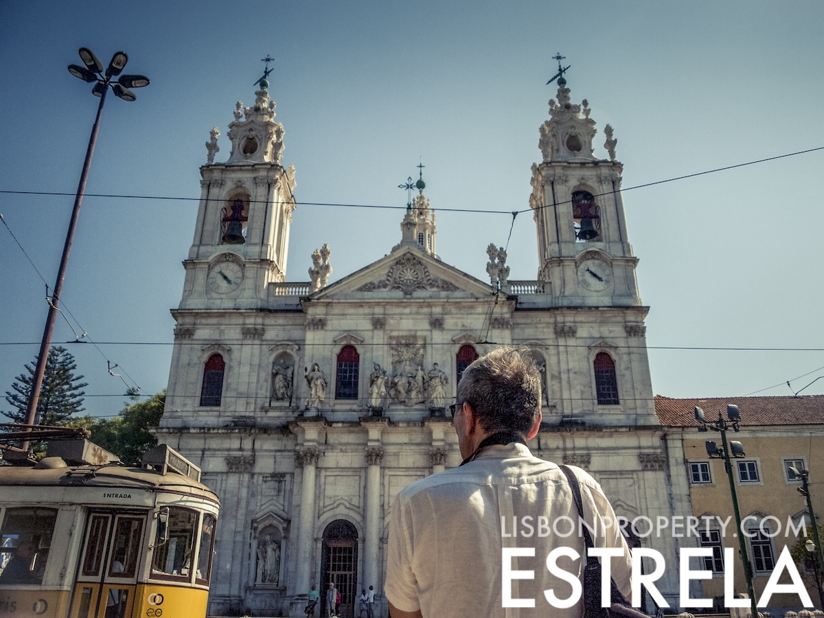 Estrela Basilica, along with the Estrela Garden, is the iconic landmark of Estrela, featuring a large, eye-catching dome and intricate decorations. Built over two centuries ago, it features beautifully carved details and colorful stained glass windows. This impressive building serves as a reminder of Lisbon’s rich history and cultural heritage.