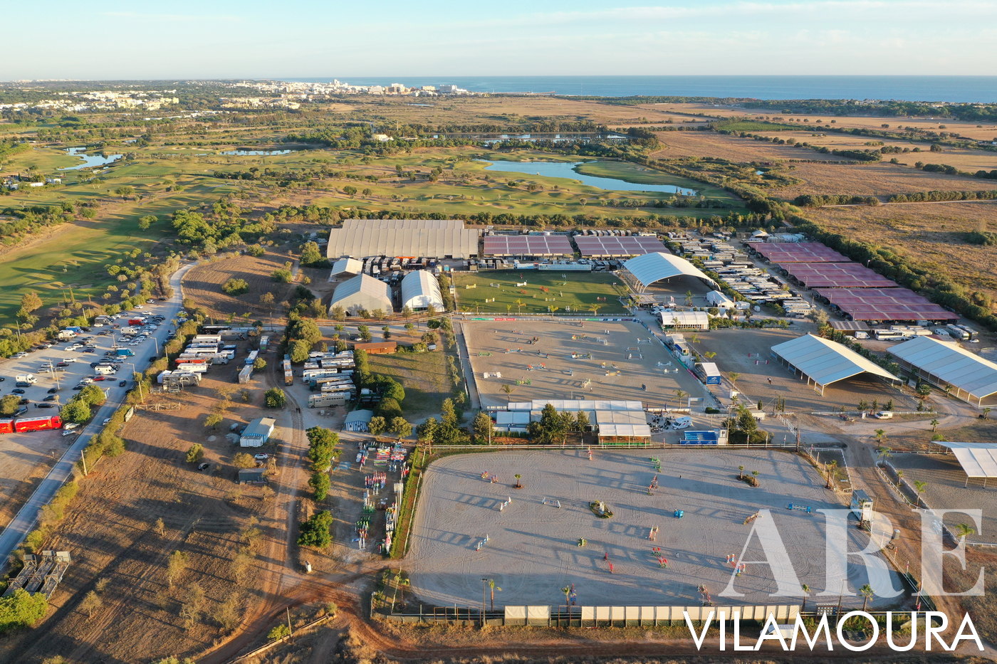 <em>Vilamoura Equestrian Center</em><br>Vilamoura, a haven for sports enthusiasts, is a sought-after destination year-round, attracting a wide range of athletes from equestrians, golfers, sailors, tennis and paddle tennis players, to football players. Its unique allure is especially prominent in winter.