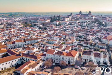Évora