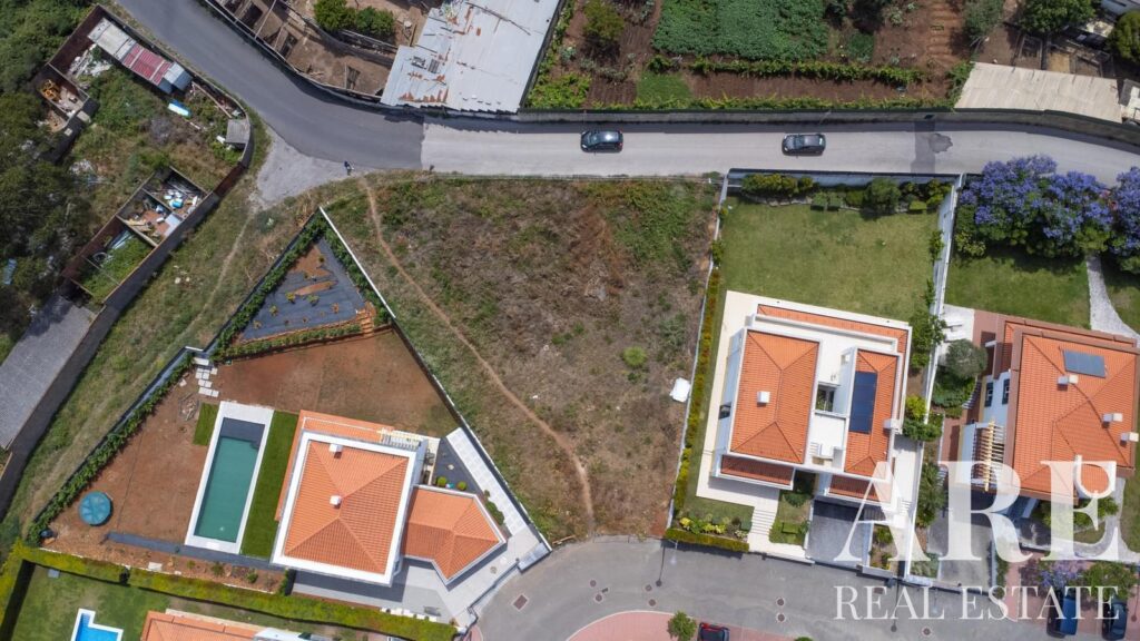 Plot for sale in Barcarena, Oeiras, Lisbon
