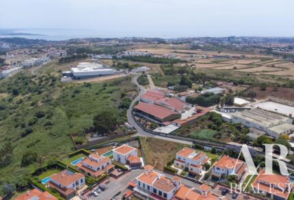 Plot for sale in Barcarena, Oeiras, Lisbon