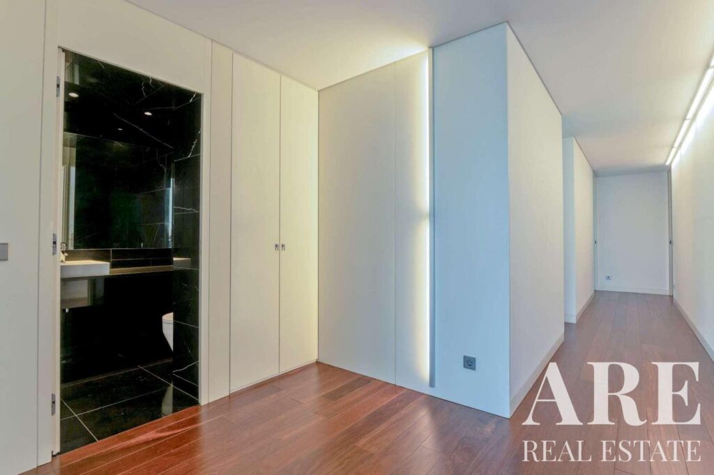 Apartment 3-bedroom for sale in Cascais, Lisbon