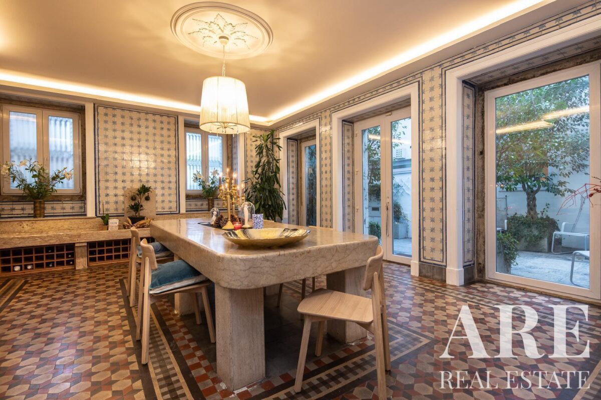 Apartment 4-bedroom for sale in Chiado, Lisbon &bull; ARE33825